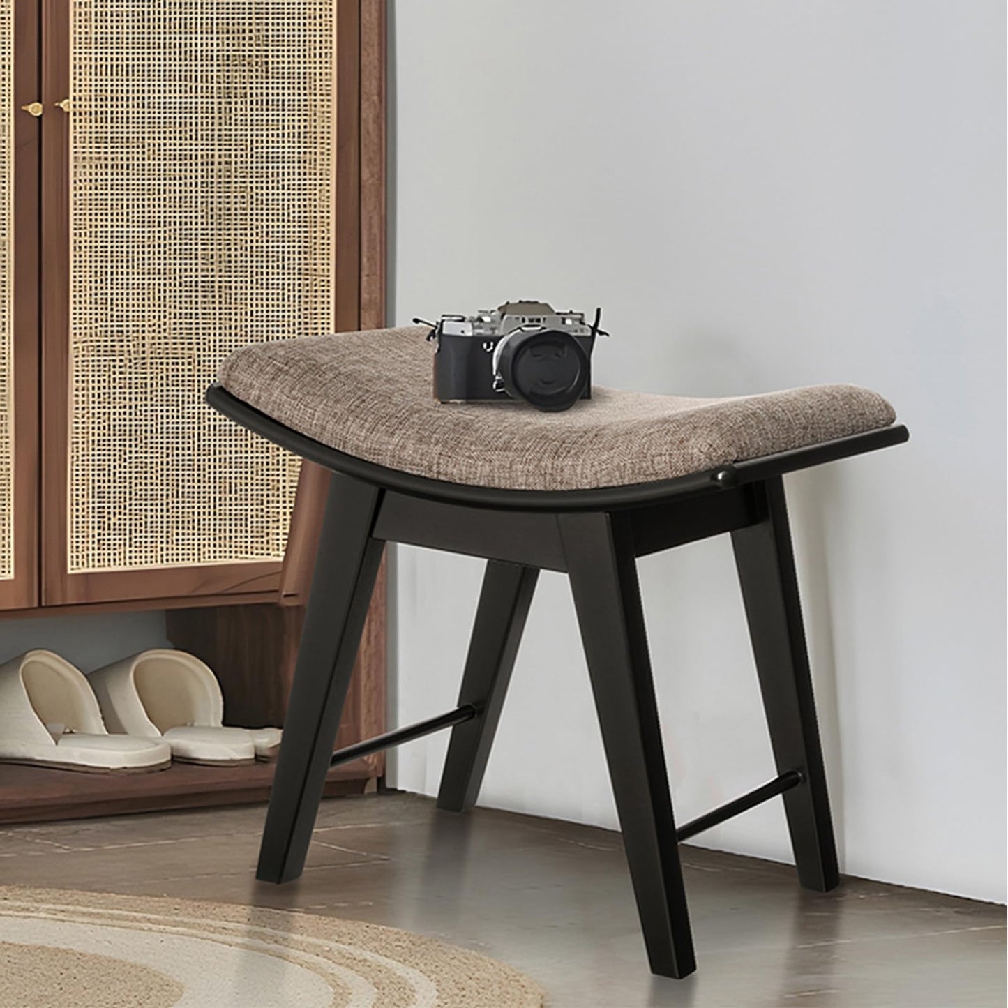 Iwell Vanity Stool with Rubberwood Leg, Makeup Bench with Concave Seat Surface, Vanity Bench, Padded Cushioned Chair, Piano Seat, Easy Assembly, Black