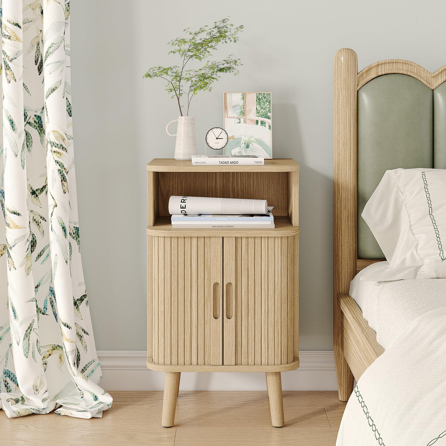 Alohappy Fluted End Table Set of 2, Mid Century Modern Nightstands with Sliding Tambour Door, Curved Round Edge Wood Bedside Table for Bedroom, Side Tables with Storage for Living Room, Natural Oak