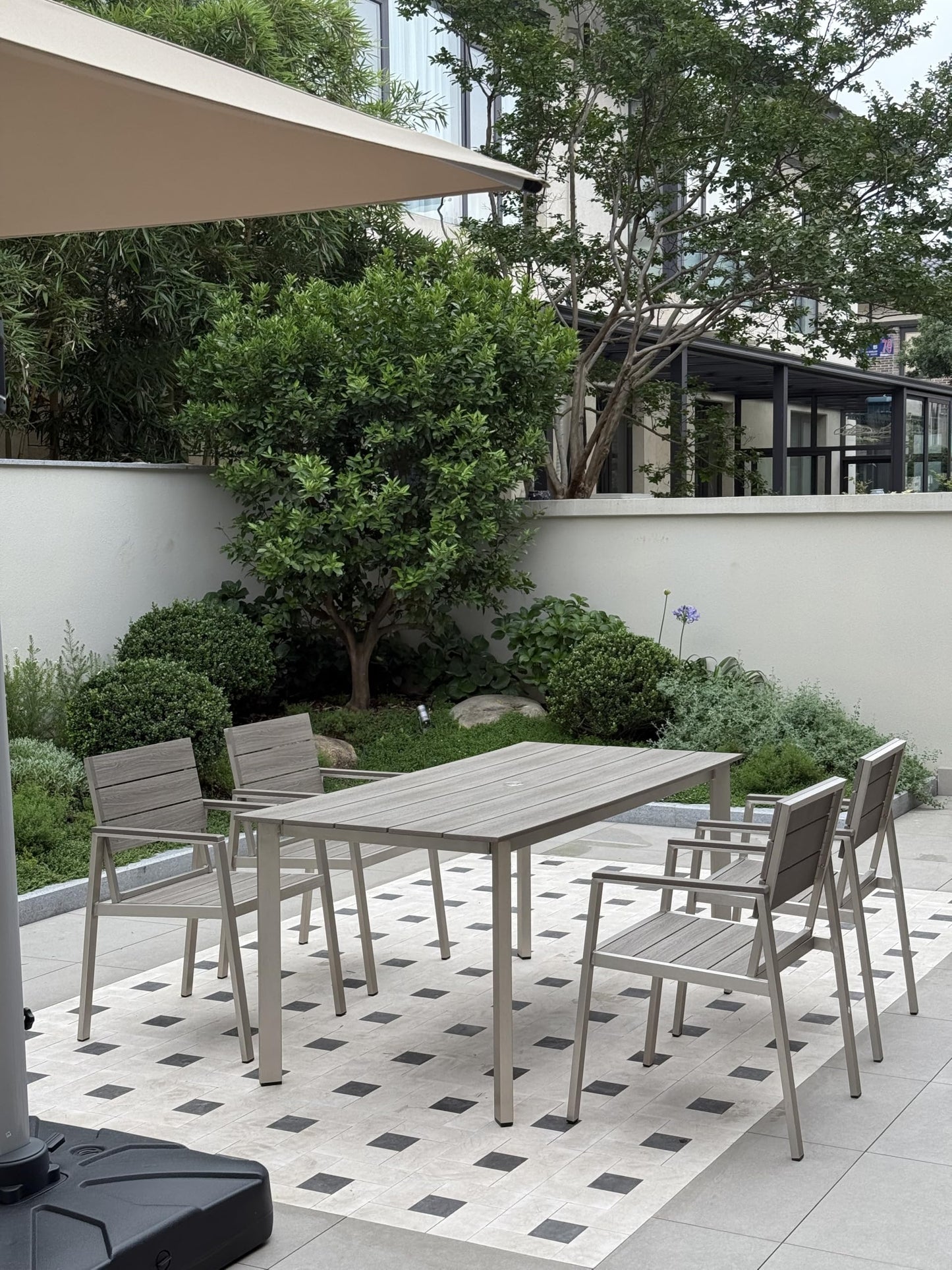 Oasbira Outdoor Dining Set for 4, Patio Table and Chairs Set with Umbrella Hole, 5 Pieces HDPS Outdoor Furniture Sets for Patio, Garden, Backyard （Silver & Gray）